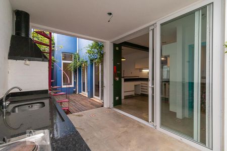 Casa para alugar com 220m², 3 quartos e 2 vagas Casa para alugar com 220m², 3 quartos e 2 vagasÁrea externa - churrasqueira