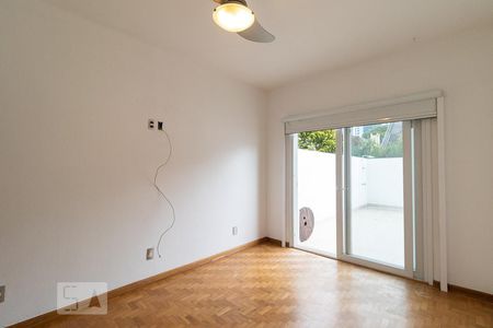 Quarto 1 de casa para alugar com 3 quartos, 220m² em Jardim Paulistano, São Paulo