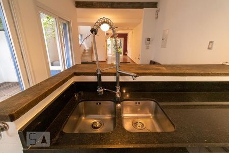 Casa para alugar com 220m², 3 quartos e 2 vagas Casa para alugar com 220m², 3 quartos e 2 vagasCozinha