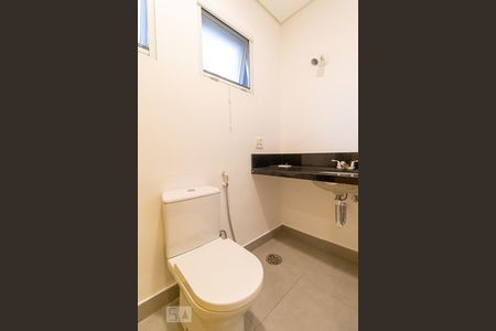 Casa para alugar com 220m², 3 quartos e 2 vagas Casa para alugar com 220m², 3 quartos e 2 vagasBanheiro da suíte