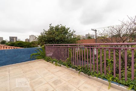 Casa para alugar com 220m², 3 quartos e 2 vagas Casa para alugar com 220m², 3 quartos e 2 vagasTerraço - sótão