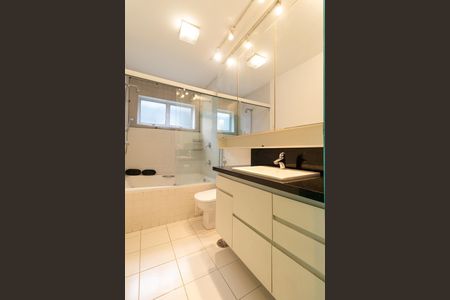 Casa para alugar com 220m², 3 quartos e 2 vagas Casa para alugar com 220m², 3 quartos e 2 vagasBanheiro 1