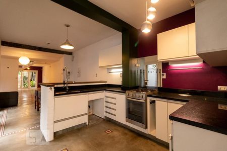 Casa para alugar com 220m², 3 quartos e 2 vagas Casa para alugar com 220m², 3 quartos e 2 vagasCozinha