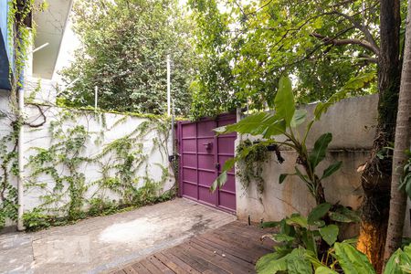 Casa para alugar com 220m², 3 quartos e 2 vagas Casa para alugar com 220m², 3 quartos e 2 vagasÁrea externa - garagem