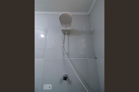 Casa à venda com 235m², 3 quartos e 2 vagasChuveiro