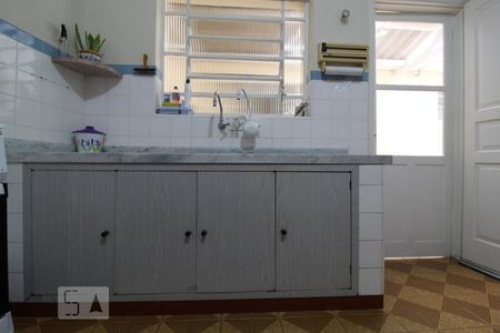 Casa à venda com 235m², 3 quartos e 2 vagasCozinha - Armários