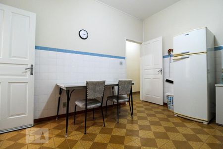 Casa à venda com 235m², 3 quartos e 2 vagasCozinha