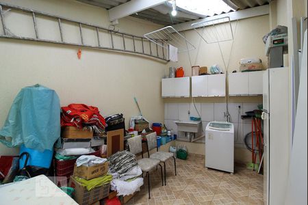 Casa à venda com 235m², 3 quartos e 2 vagasLavanderia