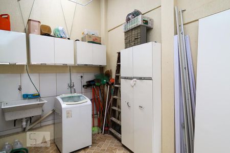 Casa à venda com 235m², 3 quartos e 2 vagasLavanderia