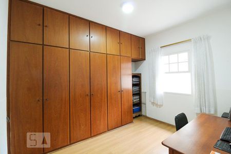 Casa à venda com 235m², 3 quartos e 2 vagasQuarto 3