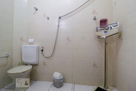 Casa à venda com 235m², 3 quartos e 2 vagasBanheiro