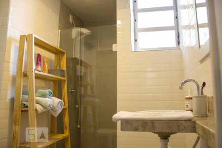 Banheiro1 de kitnet/studio para alugar com 1 quarto, 30m² em Itacorubi, Florianópolis