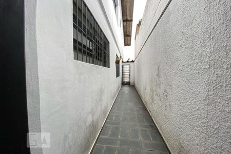 Casa à venda com 150m², 3 quartos e 2 vagasCorredor