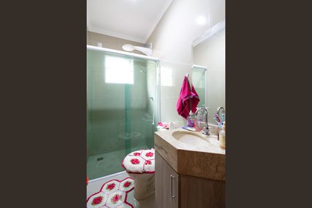 Casa à venda com 230m², 3 quartos e 3 vagasBanheiro da Suíte