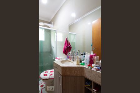 Casa à venda com 230m², 3 quartos e 3 vagasBanheiro da Suíte