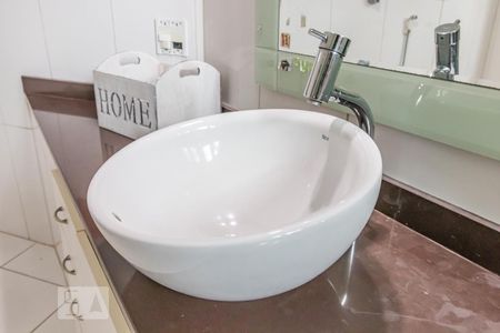 Casa de condomínio para alugar com 900m², 8 quartos e 4 vagas Casa de condomínio para alugar com 900m², 8 quartos e 4 vagasBanheiro da Suíte 1