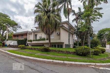 Casa de condomínio para alugar com 900m², 8 quartos e 4 vagas Casa de condomínio para alugar com 900m², 8 quartos e 4 vagasFachada