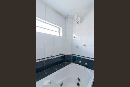 Casa para alugar com 250m², 3 quartos e 1 vaga Casa para alugar com 250m², 3 quartos e 1 vagaBanheiro da Suite