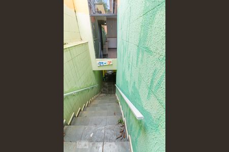 Casa para alugar com 250m², 3 quartos e 1 vaga Casa para alugar com 250m², 3 quartos e 1 vagaEscada para garagem