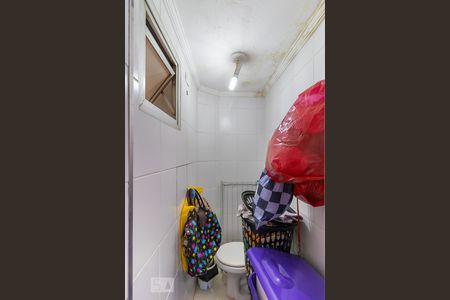 Apartamento à venda com 74m², 2 quartos e 1 vaga Apartamento à venda com 74m², 2 quartos e 1 vagaBanheiro de serviço