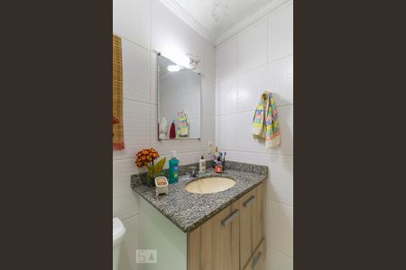 Apartamento à venda com 74m², 2 quartos e 1 vaga Apartamento à venda com 74m², 2 quartos e 1 vagaBanheiro