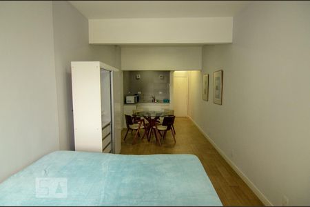 Sala / Quarto de kitnet/studio para alugar com 1 quarto, 31m² em Centro, Rio de Janeiro