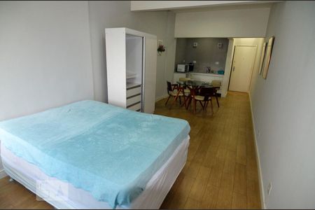 Sala / Quarto de kitnet/studio para alugar com 1 quarto, 31m² em Centro, Rio de Janeiro