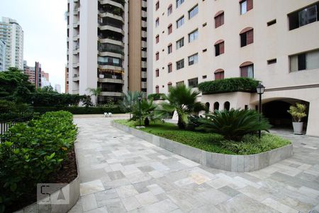 Apartamento à venda com 35m², 1 quarto e 1 vaga Apartamento à venda com 35m², 1 quarto e 1 vagaFachada