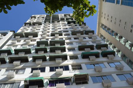 Apartamento à venda com 55m², 1 quarto e 1 vagaFachada Frente