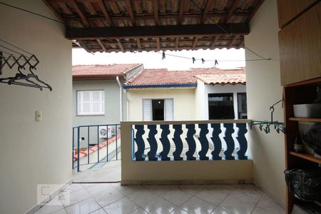Casa à venda com 110m², 2 quartos e 2 vagasVaranda quintal