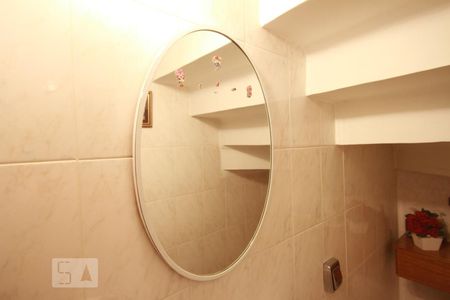 Casa à venda com 110m², 2 quartos e 2 vagasLavabo