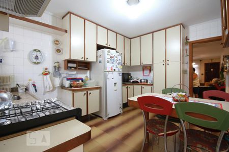 Casa à venda com 110m², 2 quartos e 2 vagasCozinha