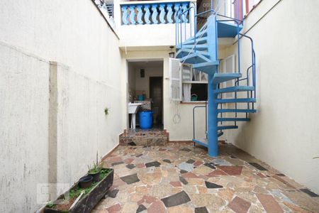 Casa à venda com 110m², 2 quartos e 2 vagasQuintal