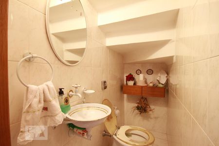 Casa à venda com 110m², 2 quartos e 2 vagasLavabo