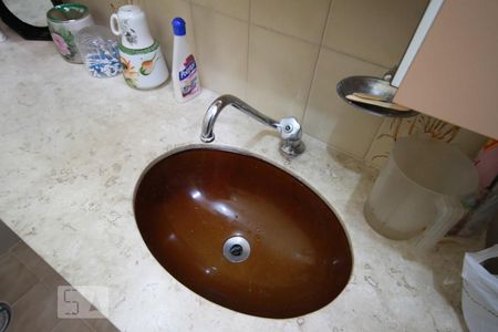 Casa à venda com 110m², 2 quartos e 2 vagasBanheiro