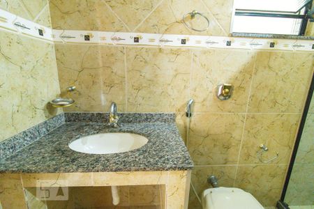 Casa para alugar com 130m², 2 quartos e sem vaga Casa para alugar com 130m², 2 quartos e sem vagaDetalhe do Banheiro Social