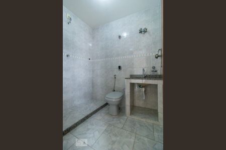 Banheiro da Suíte 1 de casa para alugar com 2 quartos, 130m² em Braz de Pina, Rio de Janeiro