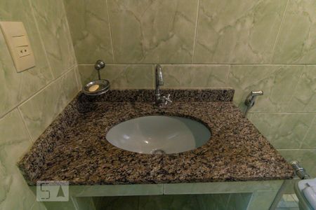 Casa para alugar com 130m², 2 quartos e sem vaga Casa para alugar com 130m², 2 quartos e sem vagaDetalhe do Banheiro da Suíte 2