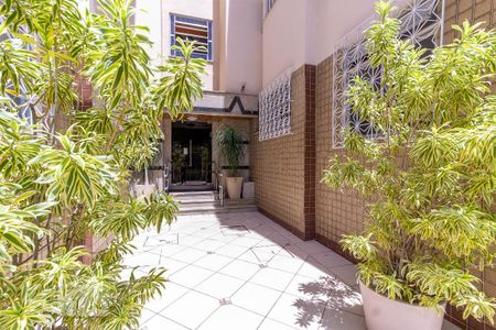 Apartamento à venda com 55m², 3 quartos e 1 vaga Apartamento à venda com 55m², 3 quartos e 1 vagaEntrada