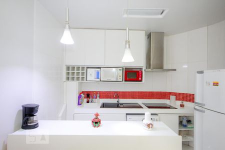 Cozinha de apartamento à venda com 2 quartos, 56m² em Copacabana, Rio de Janeiro