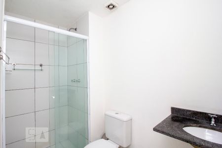 Banheiro de apartamento para alugar com 1 quarto, 47m² em Vila Guarani (z Sul), São Paulo