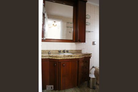 Apartamento à venda com 140m², 4 quartos e 2 vagasBanheiro da Suíte