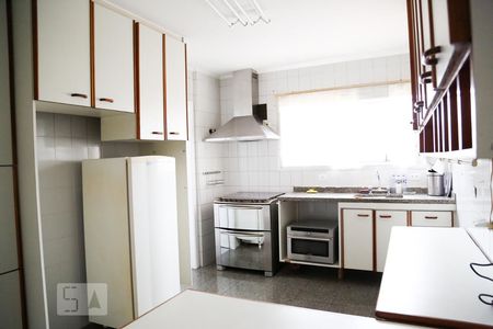 Apartamento à venda com 140m², 4 quartos e 2 vagasCozinha