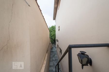 Casa à venda com 170m², 4 quartos e 5 vagasCorredor Lateral 