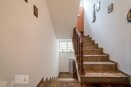 Casa à venda com 170m², 4 quartos e 5 vagasEscada