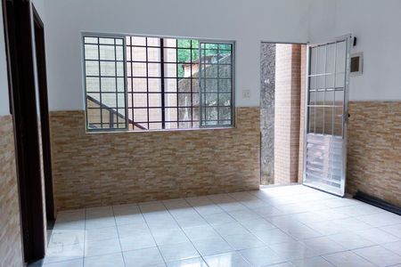 Sala de casa de condomínio para alugar com 1 quarto, 48m² em Vila Firmiano Pinto, São Paulo