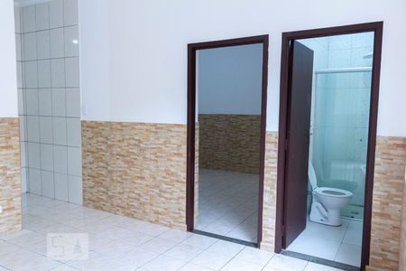 SalaSala de casa de condomínio para alugar com 1 quarto, 48m² em Vila Firmiano Pinto, São Paulo