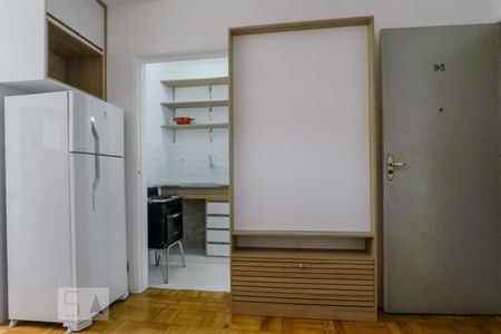 Sala / Quarto de kitnet/studio à venda com 1 quarto, 26m² em Liberdade, São Paulo