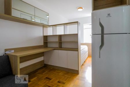 Sala / Quarto de kitnet/studio à venda com 1 quarto, 26m² em Liberdade, São Paulo
