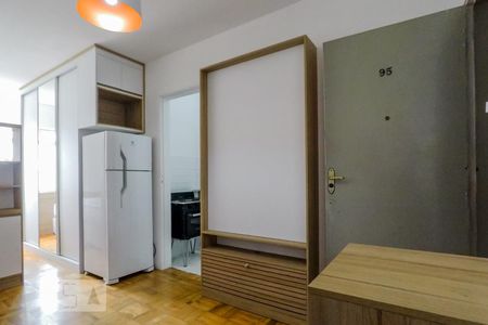 Sala / Quarto de kitnet/studio à venda com 1 quarto, 26m² em Liberdade, São Paulo